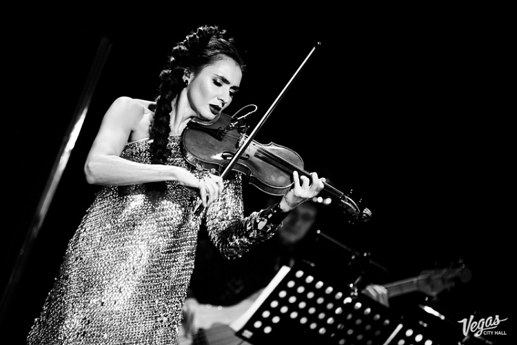 «Золотые Хиты Классики и Рока» Золотая скрипка России LЕОNARDA & Her Band «OPERA XXI» - фото 18