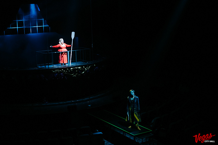 Музыкальный шоу-спектакль «12 Стульев» - фото 1