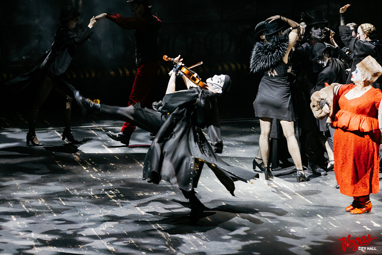 Музыкальный шоу-спектакль «12 Стульев» - фото 36