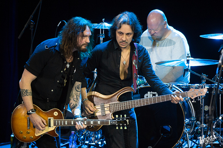 KEN HENSLEY & Live Fire - фото 8
