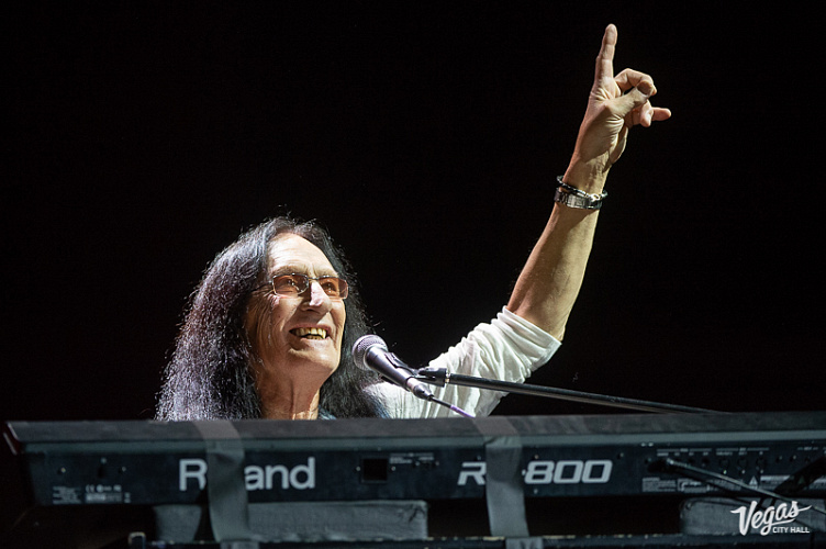 KEN HENSLEY & Live Fire - фото 13