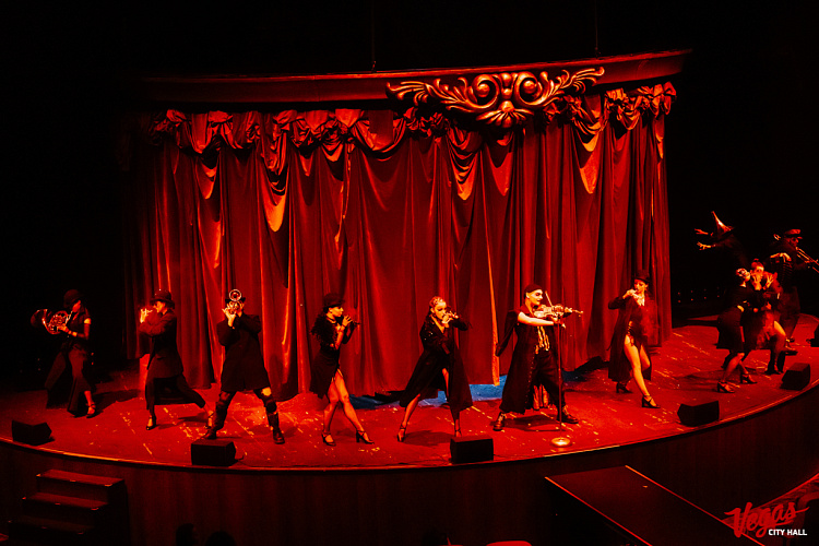 Музыкальный шоу-спектакль «12 Стульев» - фото 13